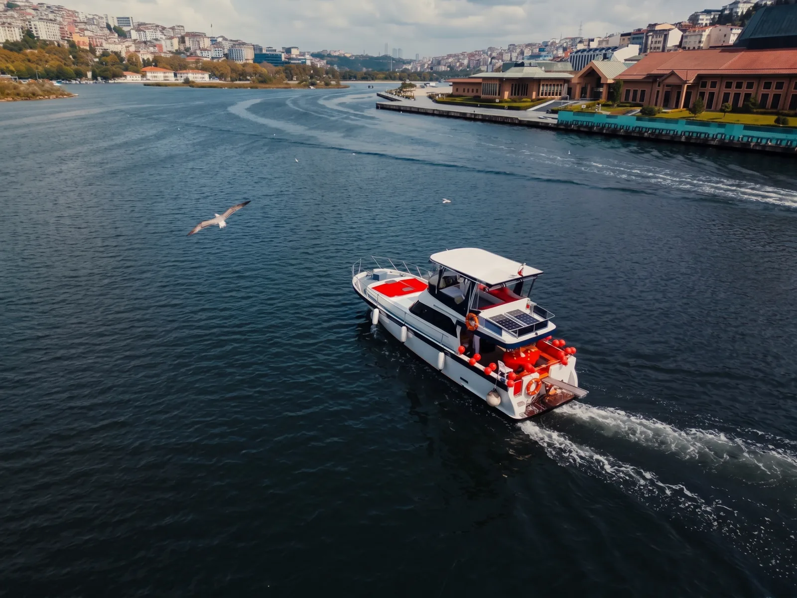 Y-103 · Yacht a motore · 14 m