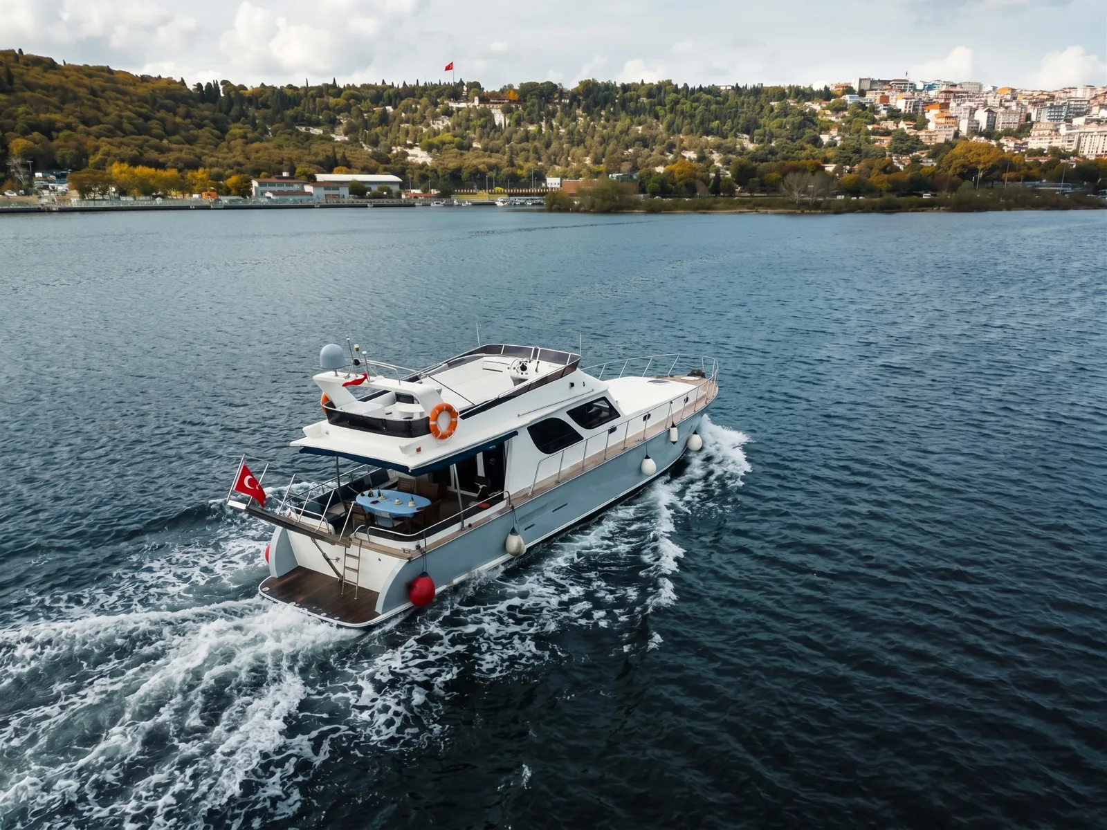 Y-117 · Yacht a motore · 17 m