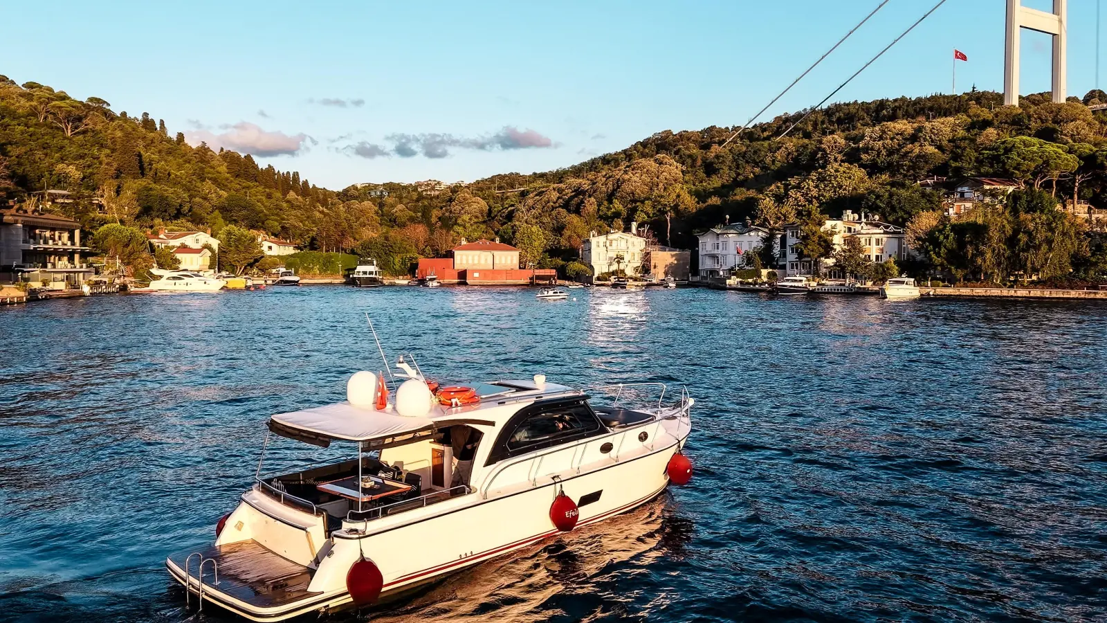 Y-106 · Yacht a motore · 12 m
